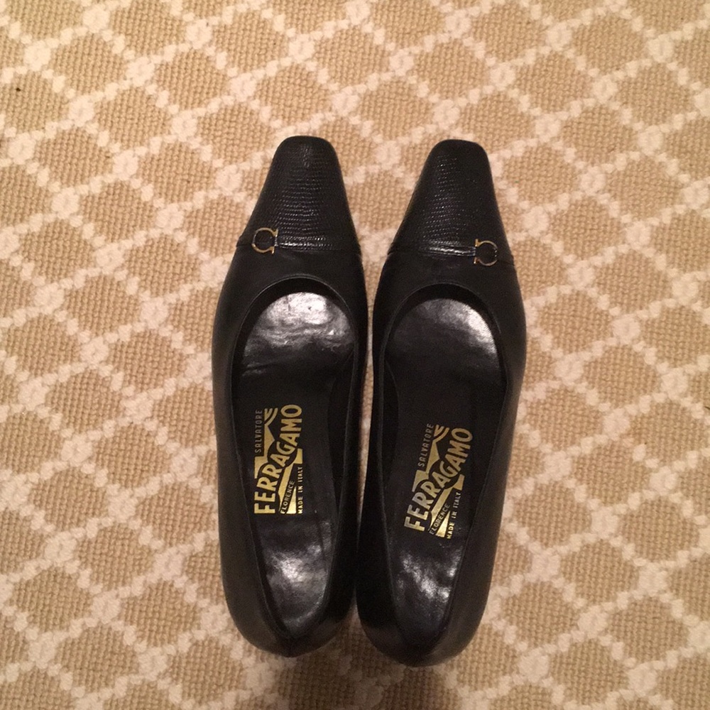 Vintage Ferragamo Pumps